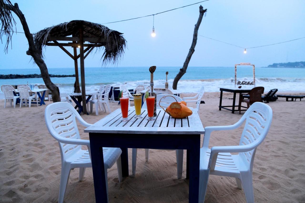 Golden Surfer Beach Hotel Tangalle Exterior foto